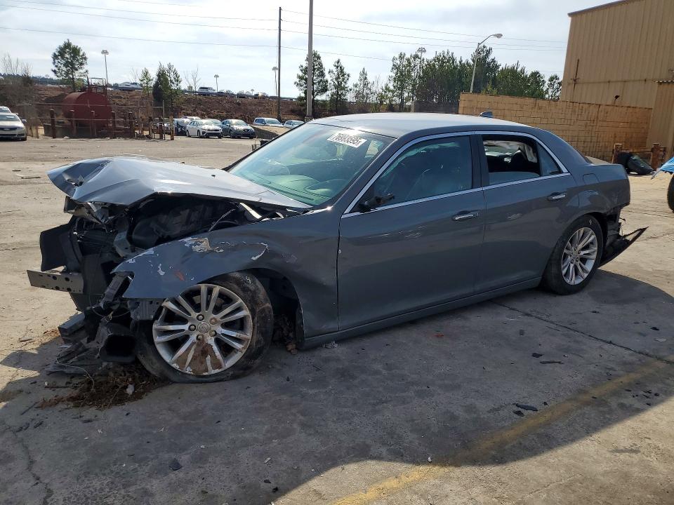 2017 CHRYSLER 300 — VIN 2C3CCAAG8HH647523