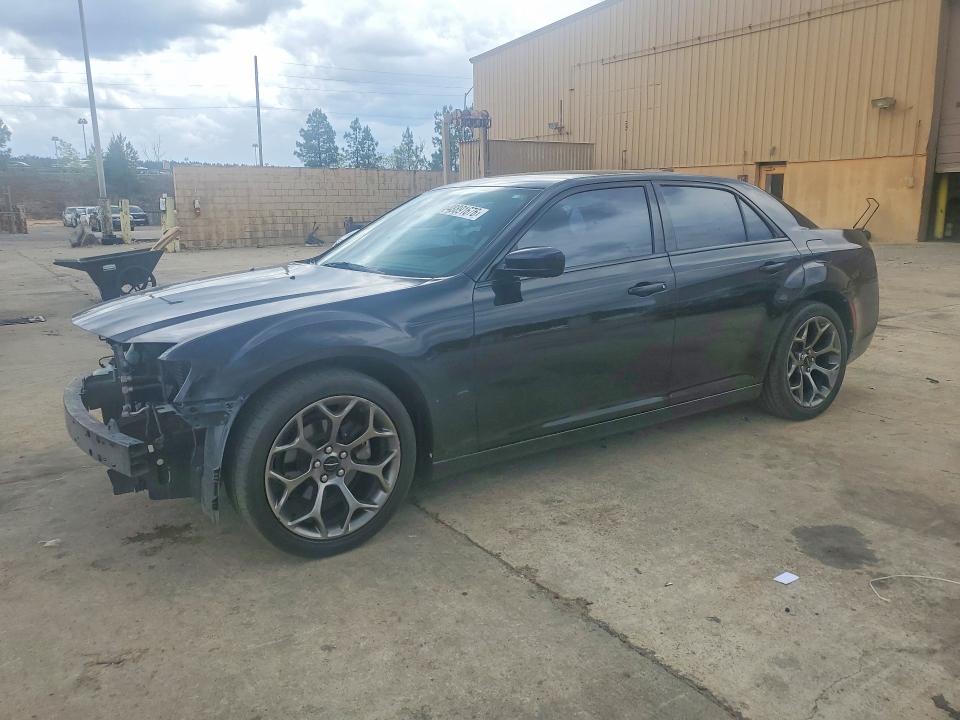 2016 CHRYSLER 300 — VIN 2C3CCABG7GH161668