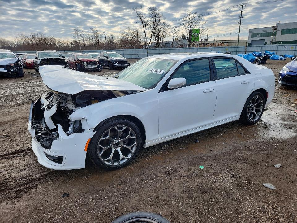 2018 CHRYSLER 300 — VIN 2C3CCABG5JH244622