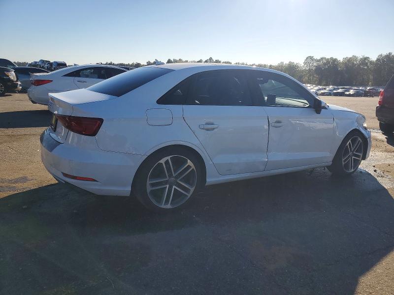 WAUAUGFF3J1042796
