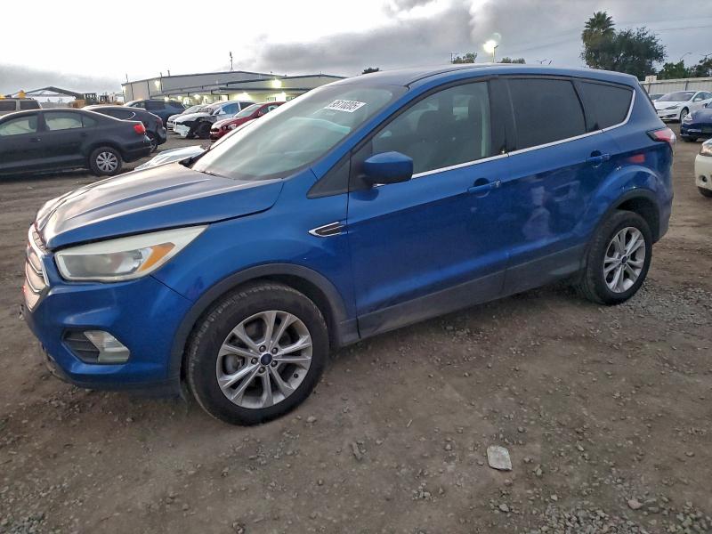 2017 FORD ESCAPE SE — VIN 1FMCU0G97HUB04927