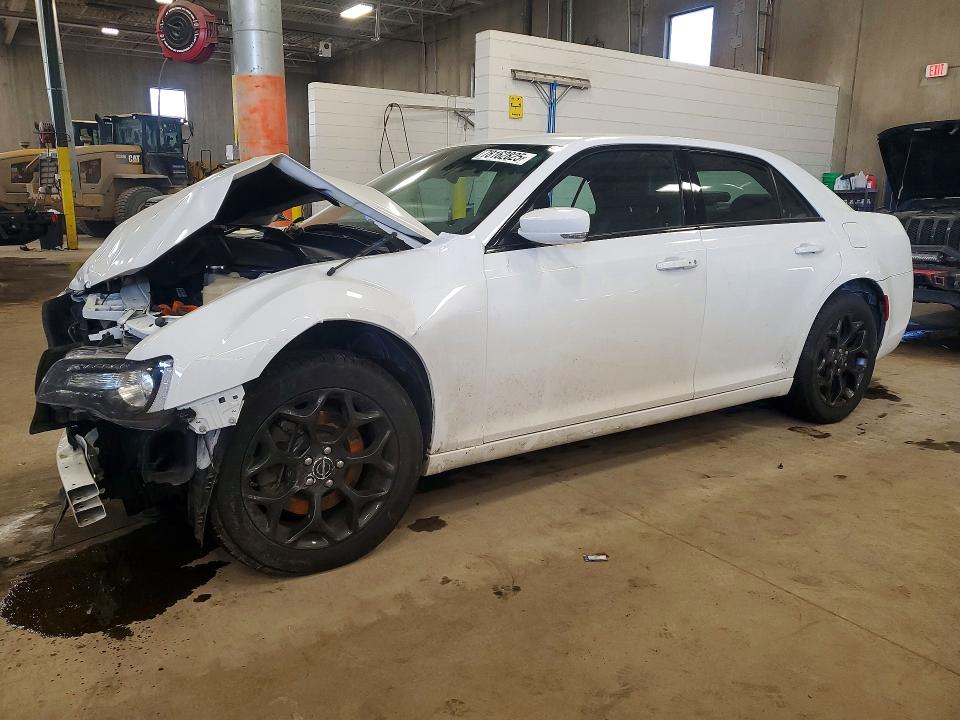 2019 CHRYSLER 300 — VIN 2C3CCAGG7KH619811