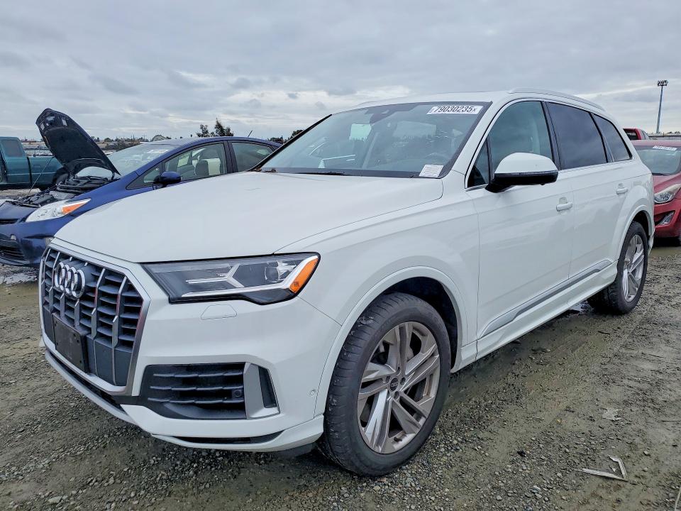2021 AUDI Q7 — VIN WA1LXAF76MD013945