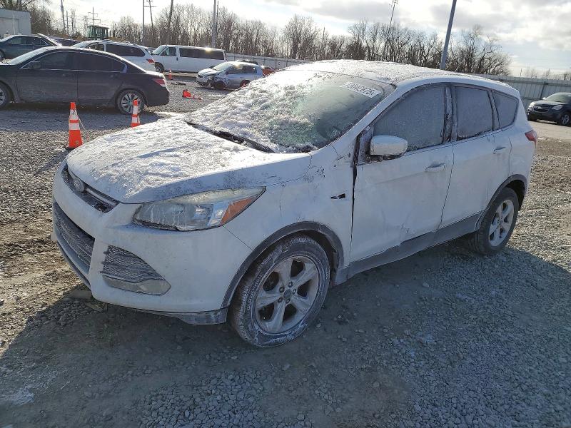 2015 FORD ESCAPE SE — VIN 1FMCU9GX4FUB58413