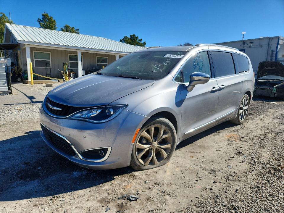 2017 CHRYSLER PACIFICA L — VIN 2C4RC1GG8HR748181
