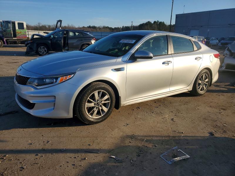 2018 KIA OPTIMA LX — VIN 5XXGT4L30JG218801