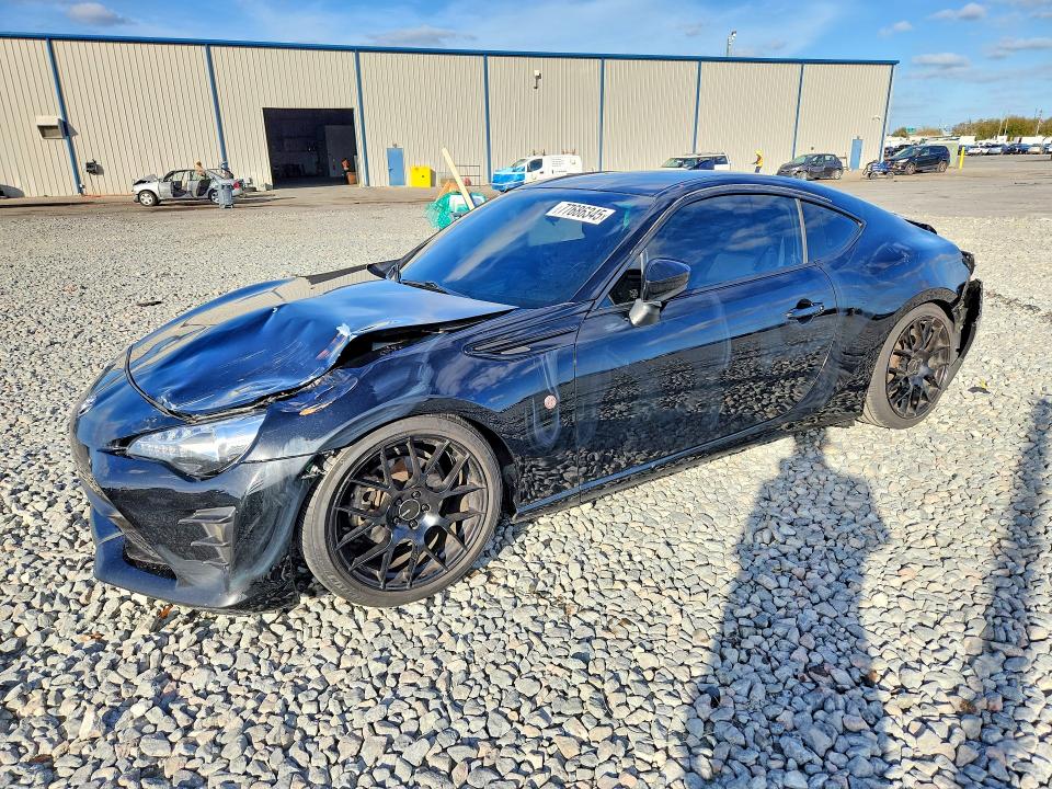 2017 TOYOTA 86 — VIN JF1ZNAA11H8704023