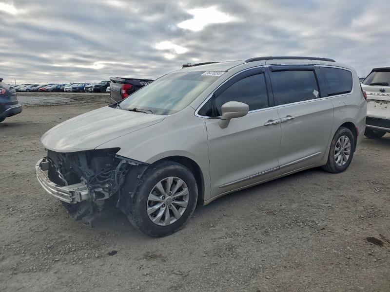 2017 CHRYSLER PACIFICA T — VIN 2C4RC1BG1HR795169