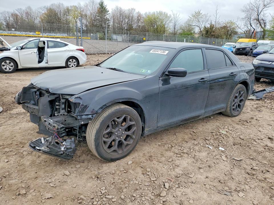 2019 CHRYSLER 300 — VIN 2C3CCAGG3KH632085