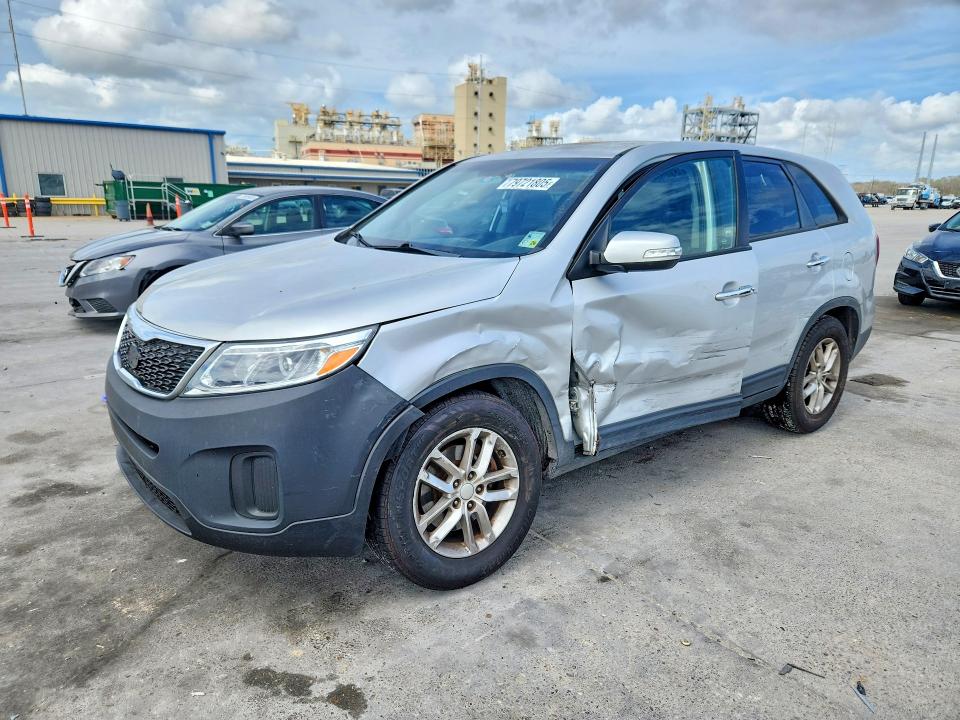 2015 KIA SORENTO — VIN 5XYKT3A66FG589658