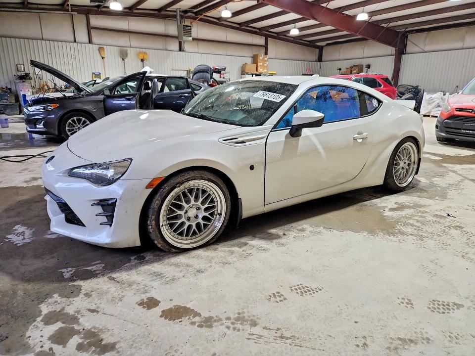 2017 TOYOTA 86 — VIN JF1ZNAA13H8701544