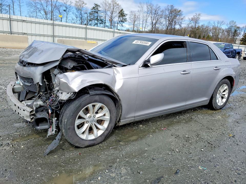 2015 CHRYSLER 300 — VIN 2C3CCAAG9FH833097