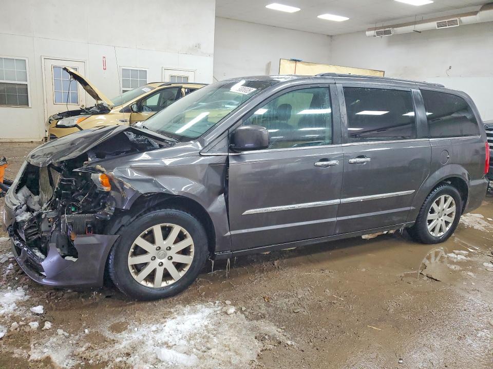 2015 CHRYSLER TOWN & COUNTRY — VIN 2C4RC1BG4FR617561
