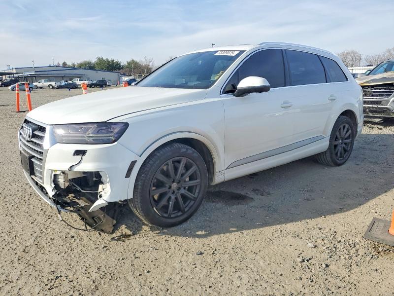 2017 AUDI Q7 — VIN WA1VAAF77HD037896