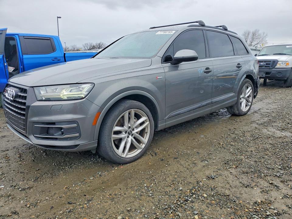 2017 AUDI Q7 — VIN WA1VAAF77HD040510