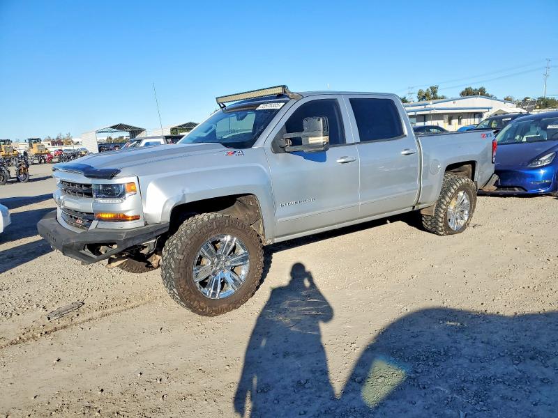 2018 CHEVROLET SILVERADO — VIN 3GCUKREC2JG493860