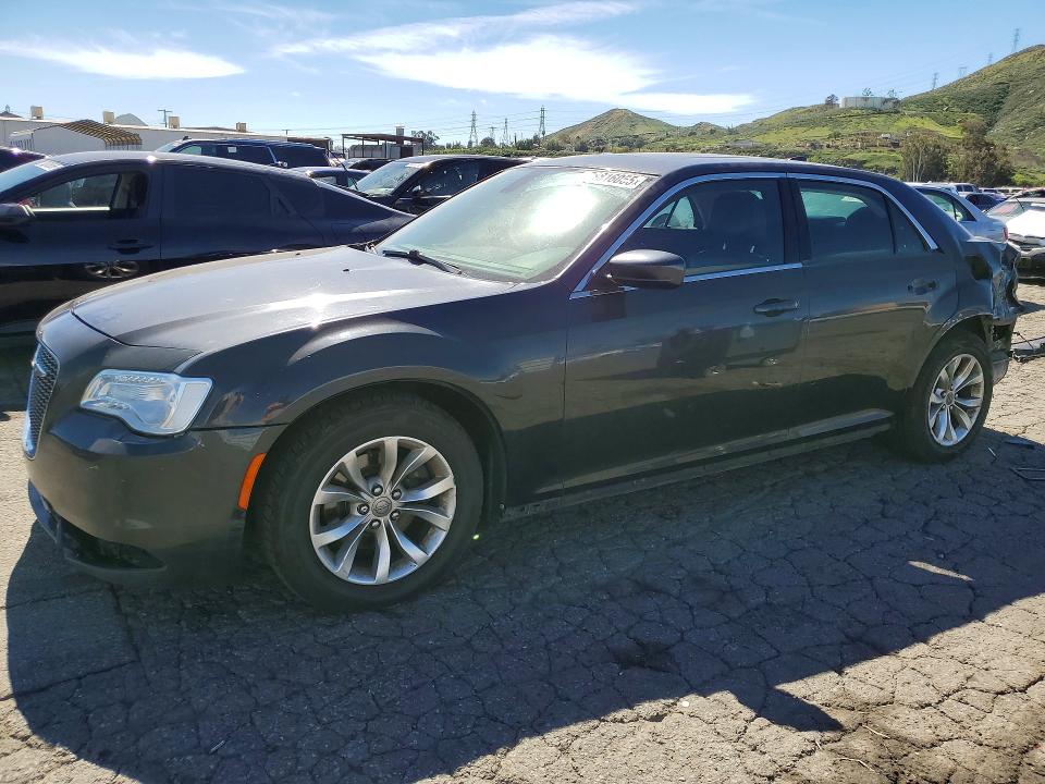 2016 CHRYSLER 300 — VIN 2C3CCAAG7GH211986