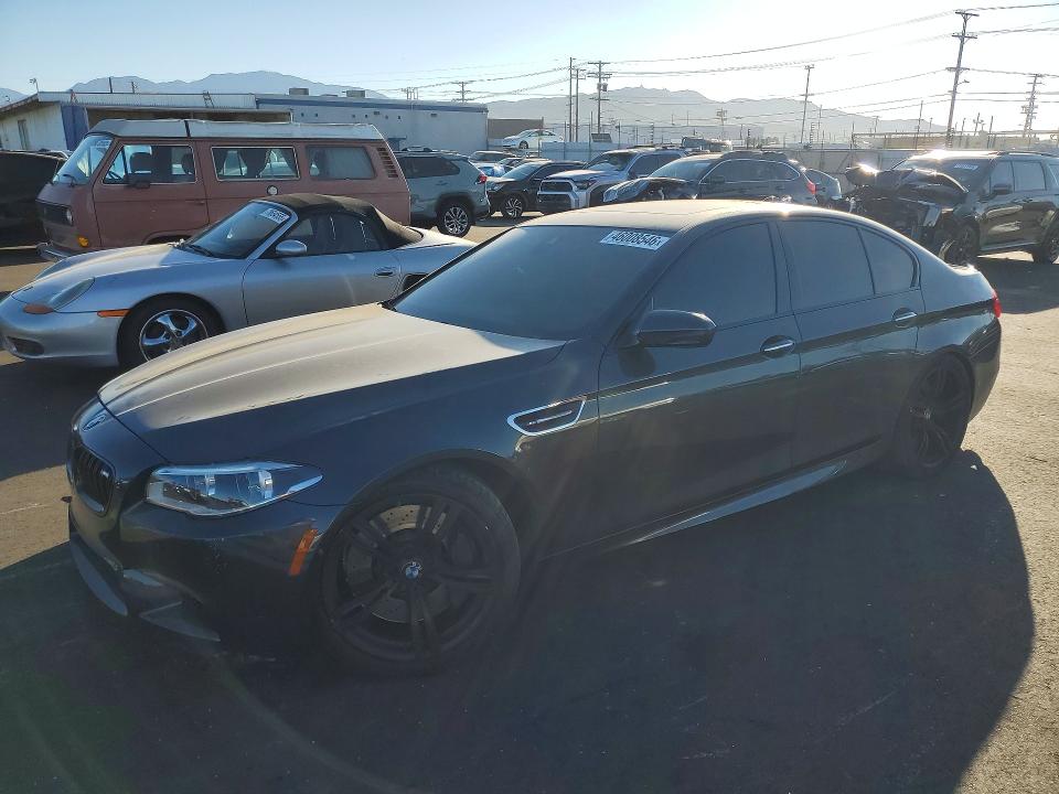 2016 BMW M5 — VIN WBSFV9C55GG343369
