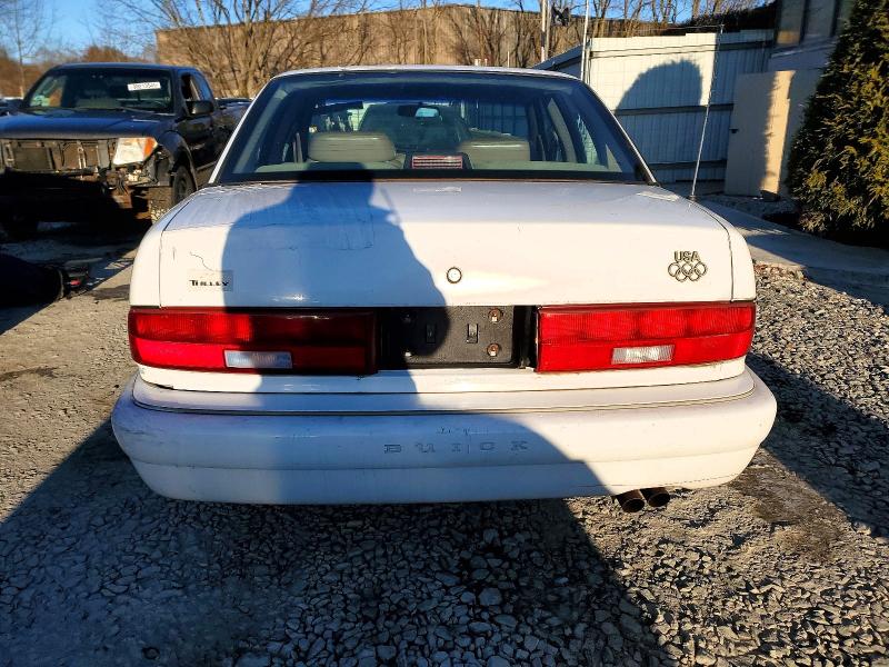 2G4WB52K9T1479877