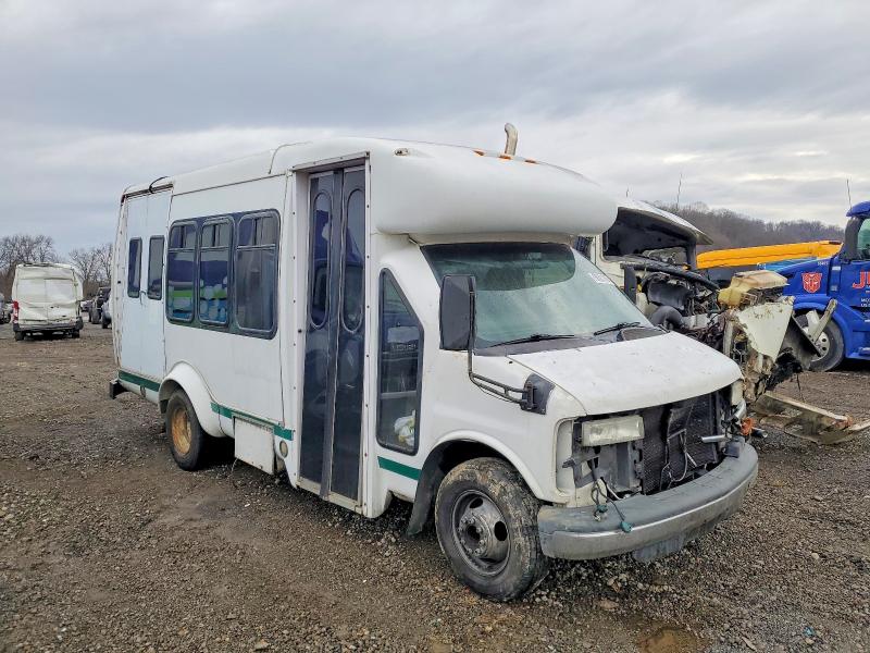 2002 CHEVROLET EXPRESS G3 — VIN 1GBJG31F621222743