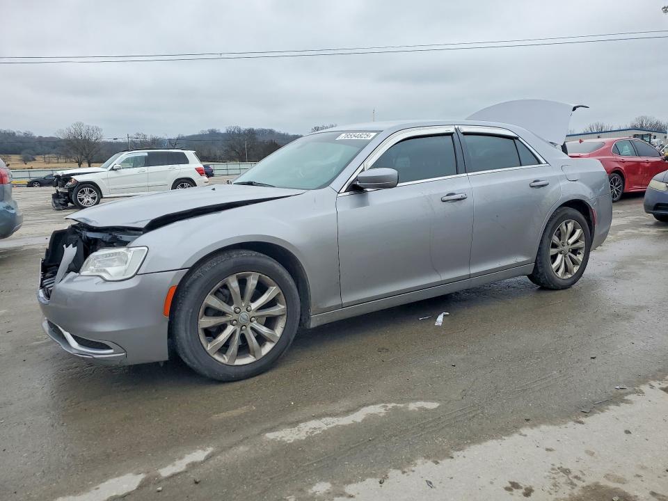 2016 CHRYSLER 300 — VIN 2C3CCARG8GH170997