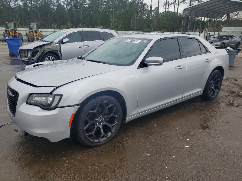 2020 CHRYSLER 300 — VIN 2C3CCABG1LH131382