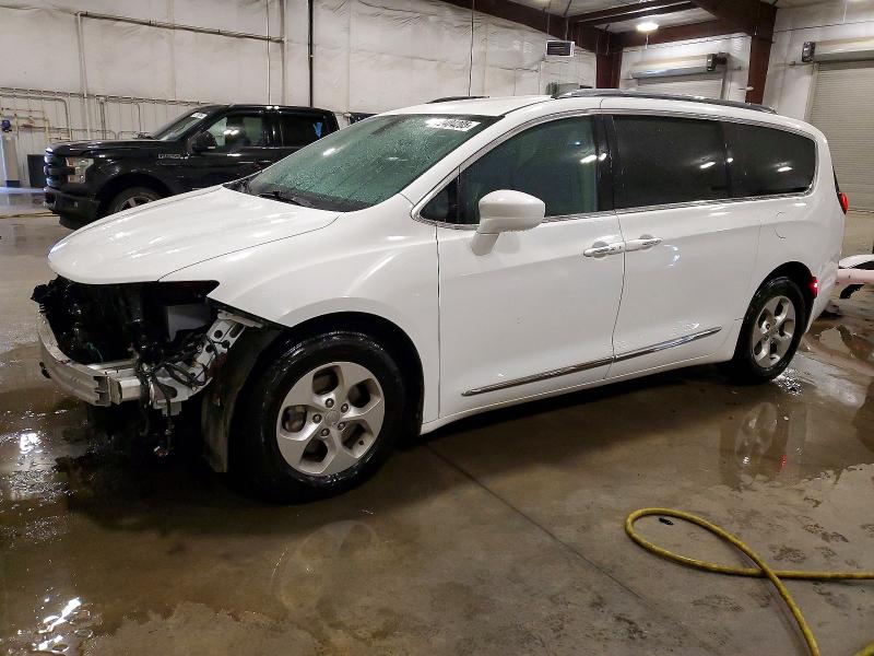 2017 CHRYSLER PACIFICA T — VIN 2C4RC1EG7HR644591