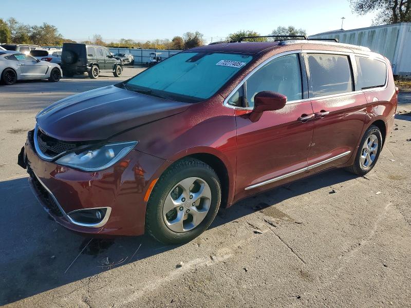 2017 CHRYSLER PACIFICA T — VIN 2C4RC1EG6HR782302