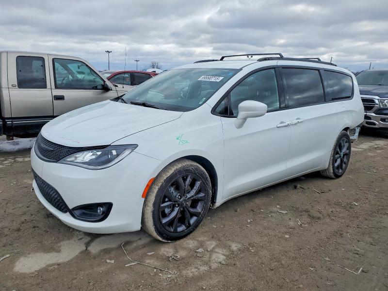 2018 CHRYSLER PACIFICA T — VIN 2C4RC1EG4JR168273