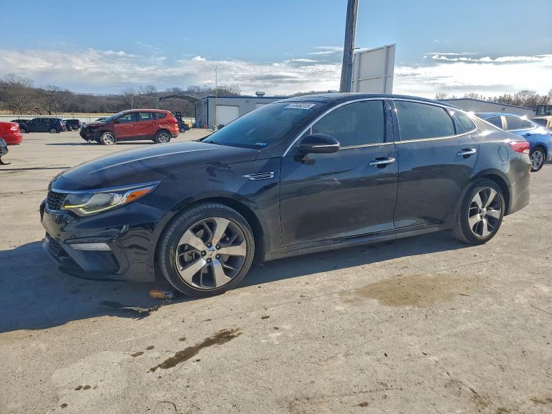 2019 KIA OPTIMA LX — VIN 5XXGT4L33KG316674