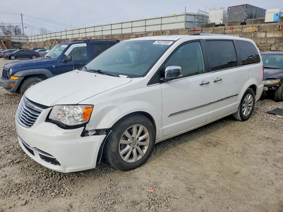 2016 CHRYSLER TOWN & COUNTRY — VIN 2C4RC1GG3GR133598