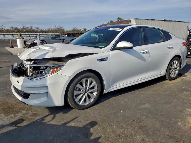 2018 KIA OPTIMA — VIN 5XXGU4L39JG243774