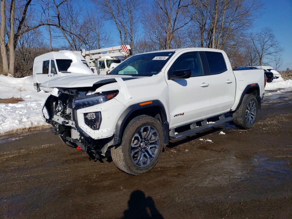 2024 GMC CANYON AT4 — VIN 1GTP6DEKXR1235866