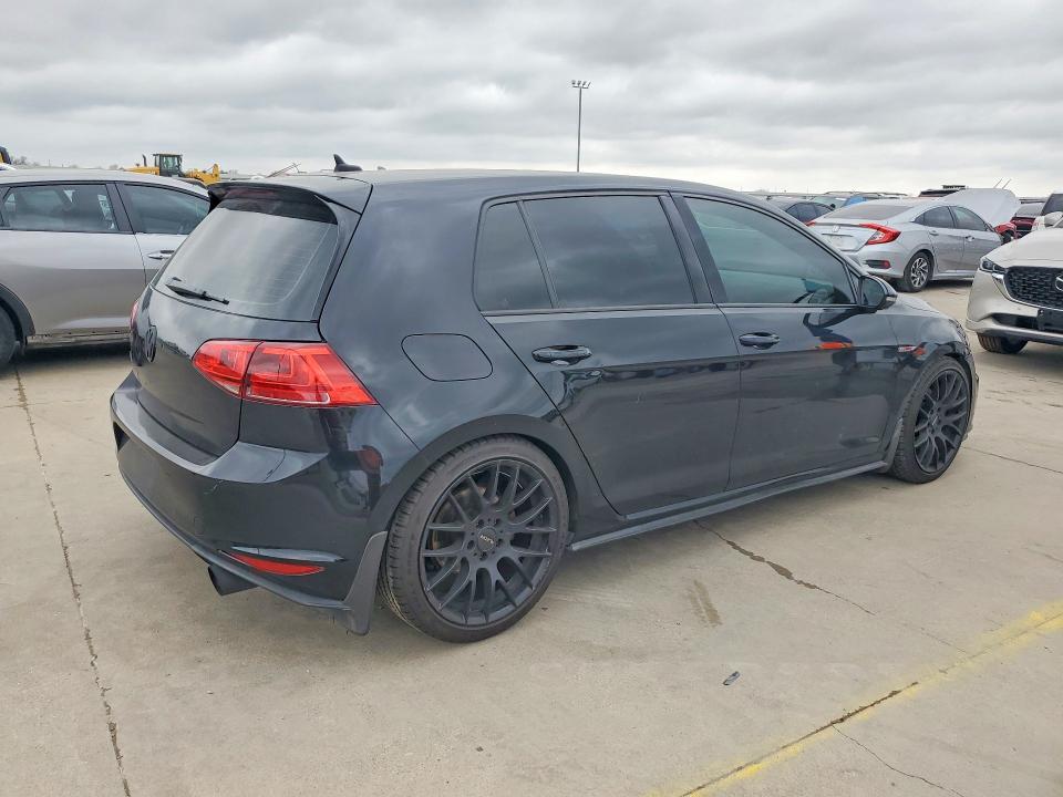 3VW5T7AU4HM037775