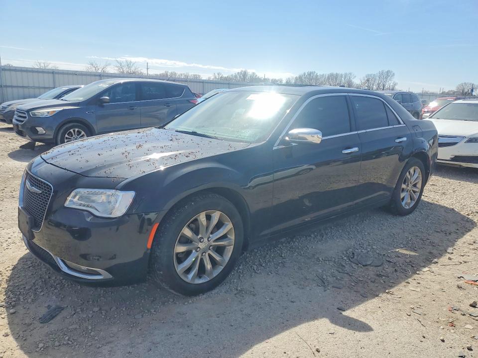 2017 CHRYSLER 300C — VIN 2C3CCAKG0HH597215