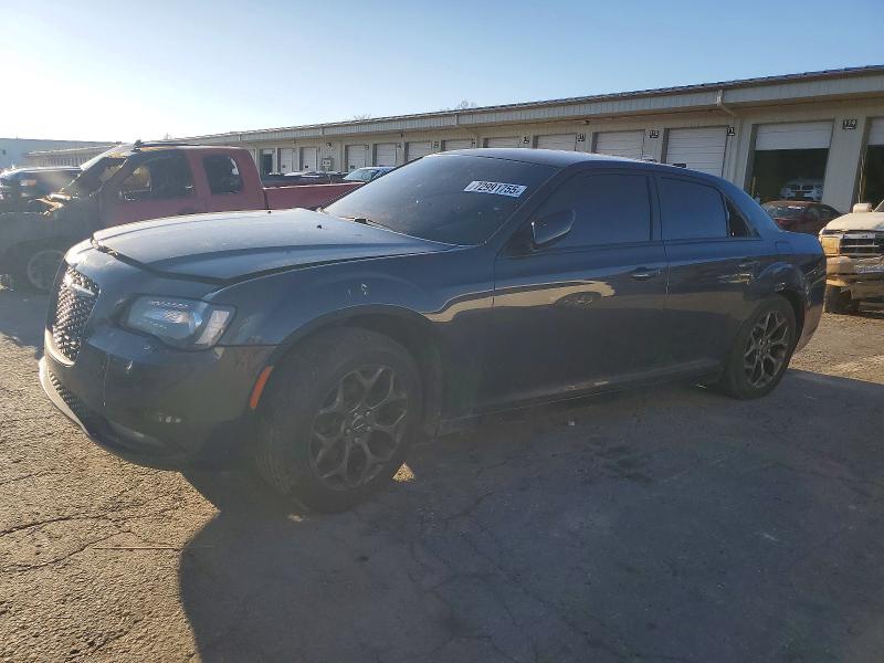2016 CHRYSLER 300 — VIN 2C3CCAGG4GH142326