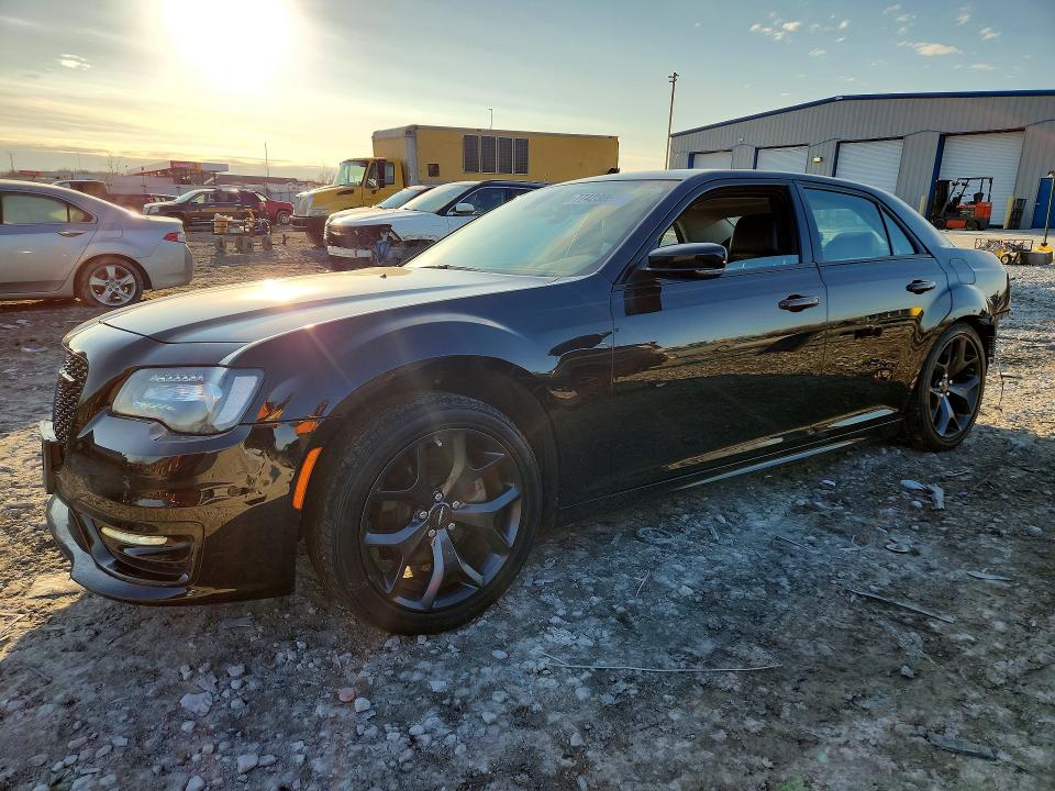 2023 CHRYSLER 300 — VIN 2C3CCADG9PH609308