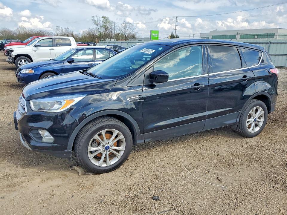 2017 FORD ESCAPE — VIN 1FMCU0GD0HUC17526