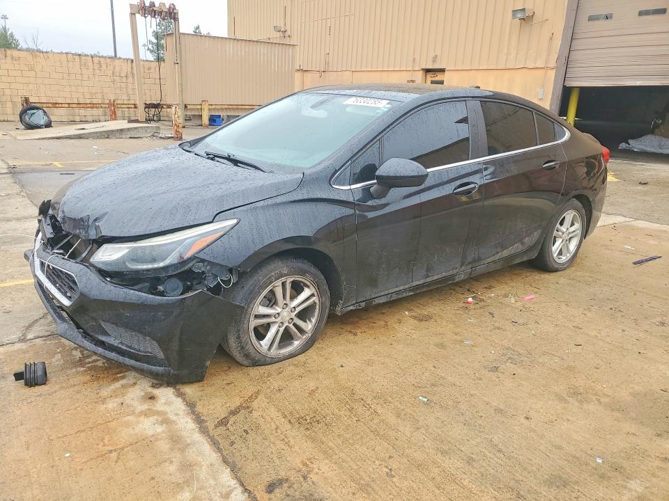 2018 CHEVROLET CRUZE — VIN 1G1BE5SM7J7171546