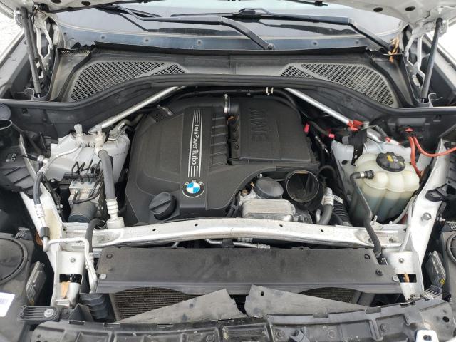 5UXKR0C33H0V83243