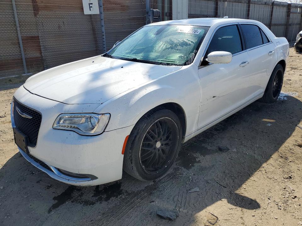 2016 CHRYSLER 300 — VIN 2C3CCAAGXGH170611