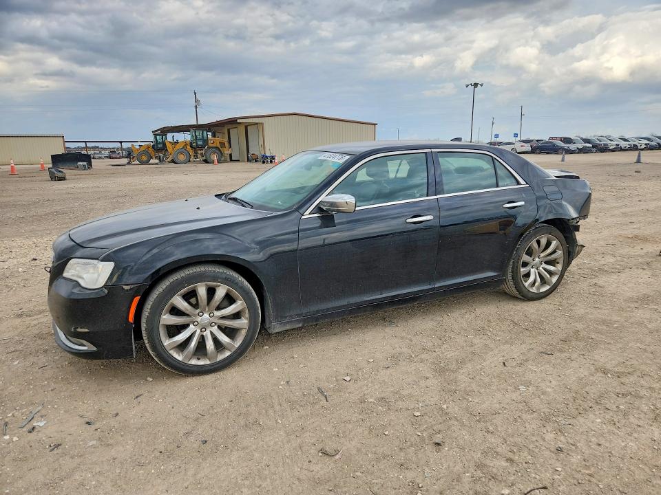 2019 CHRYSLER 300 — VIN 2C3CCAEG5KH536199