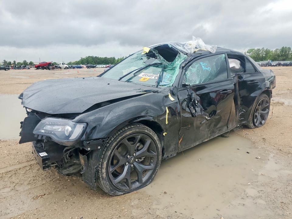 2023 CHRYSLER 300 — VIN 2C3CCABG8PH628290