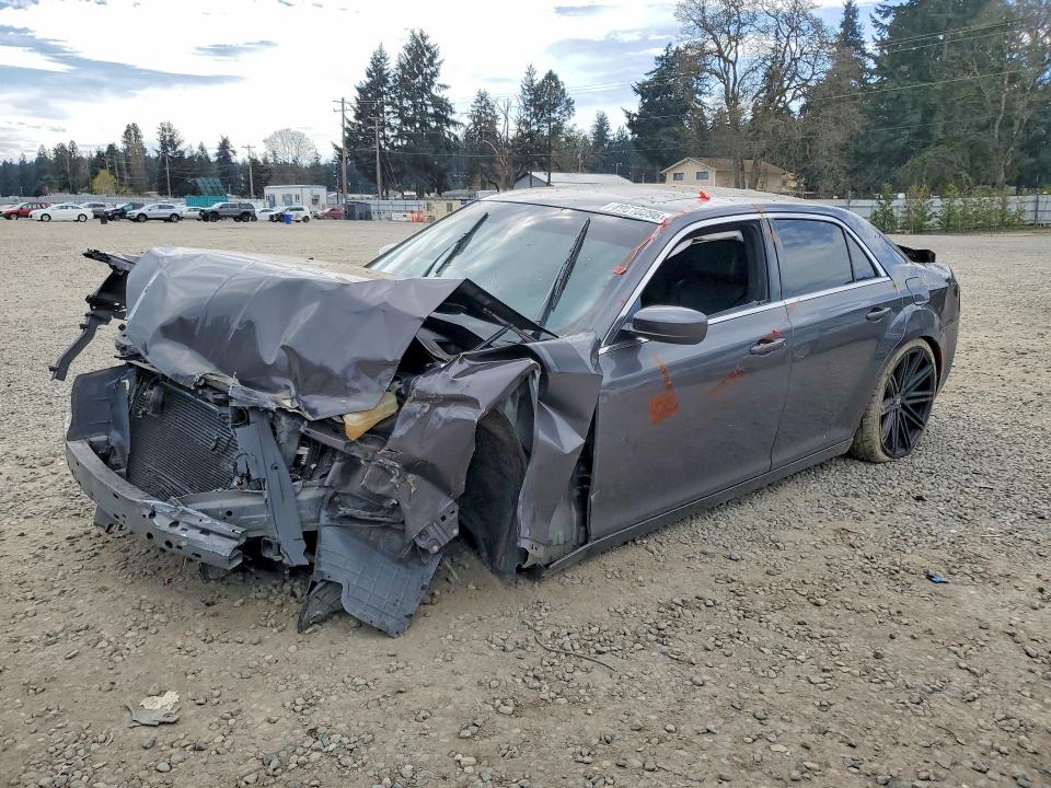 2016 CHRYSLER 300 — VIN 2C3CCAAG9GH189330