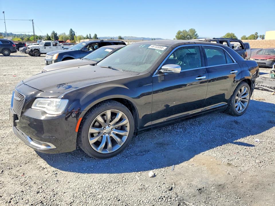 2015 CHRYSLER 300C — VIN 2C3CCAET5FH898696