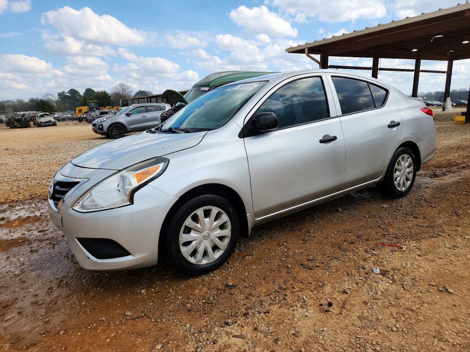 2015 NISSAN VERSA — VIN 3N1CN7AP1FL915697