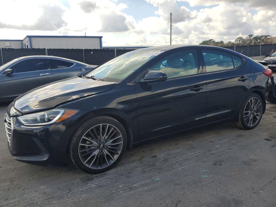 2018 HYUNDAI ELANTRA SE — VIN 5NPD84LF7JH245996