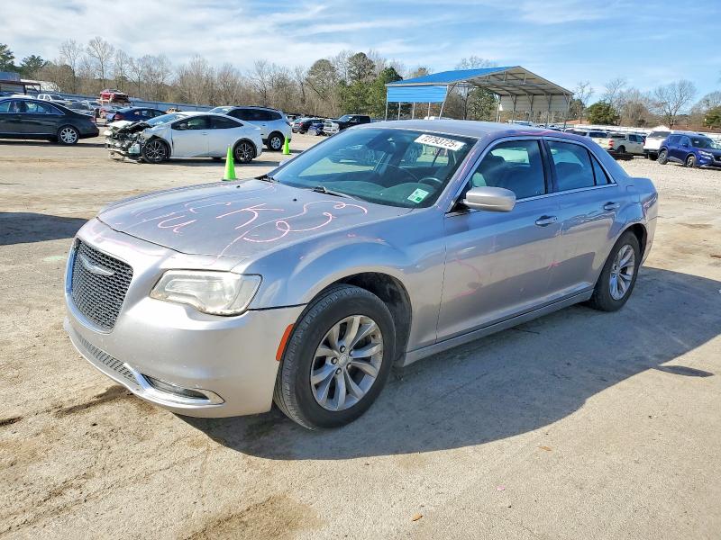 2015 CHRYSLER 300 — VIN 2C3CCAAG3FH838215