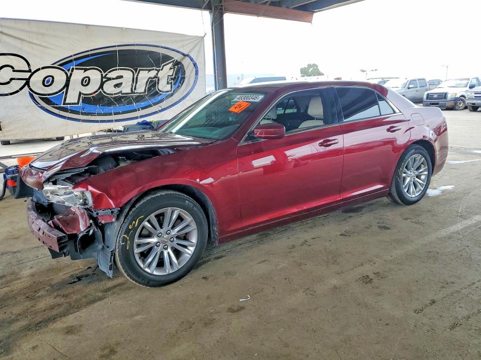 2018 CHRYSLER 300 — VIN 2C3CCAAG7JH117680