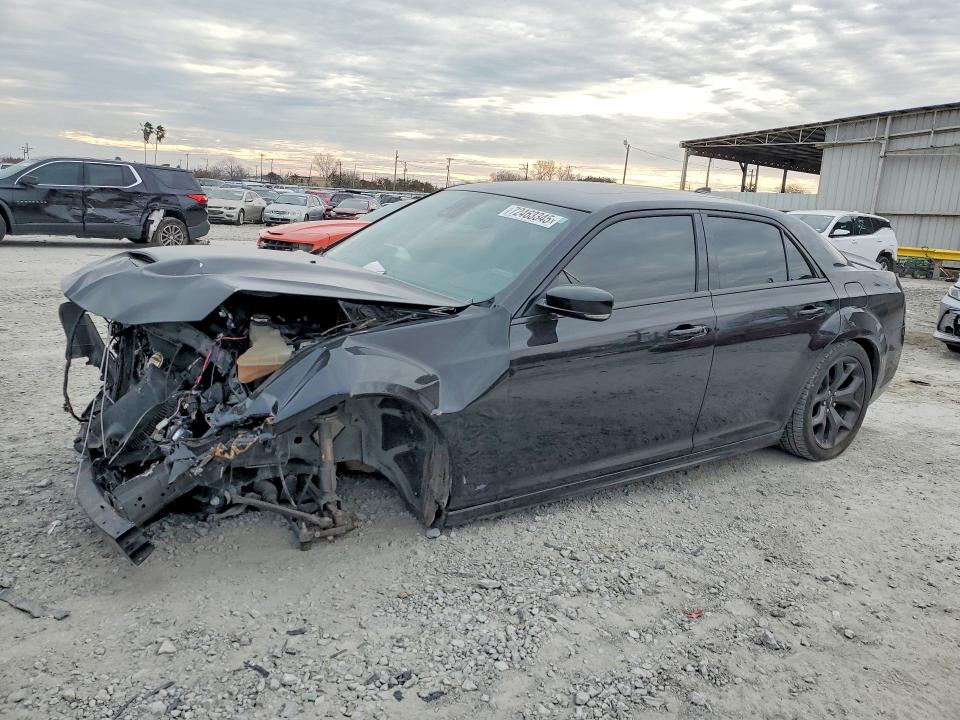 2023 CHRYSLER 300 — VIN 2C3CCABT2PH556256